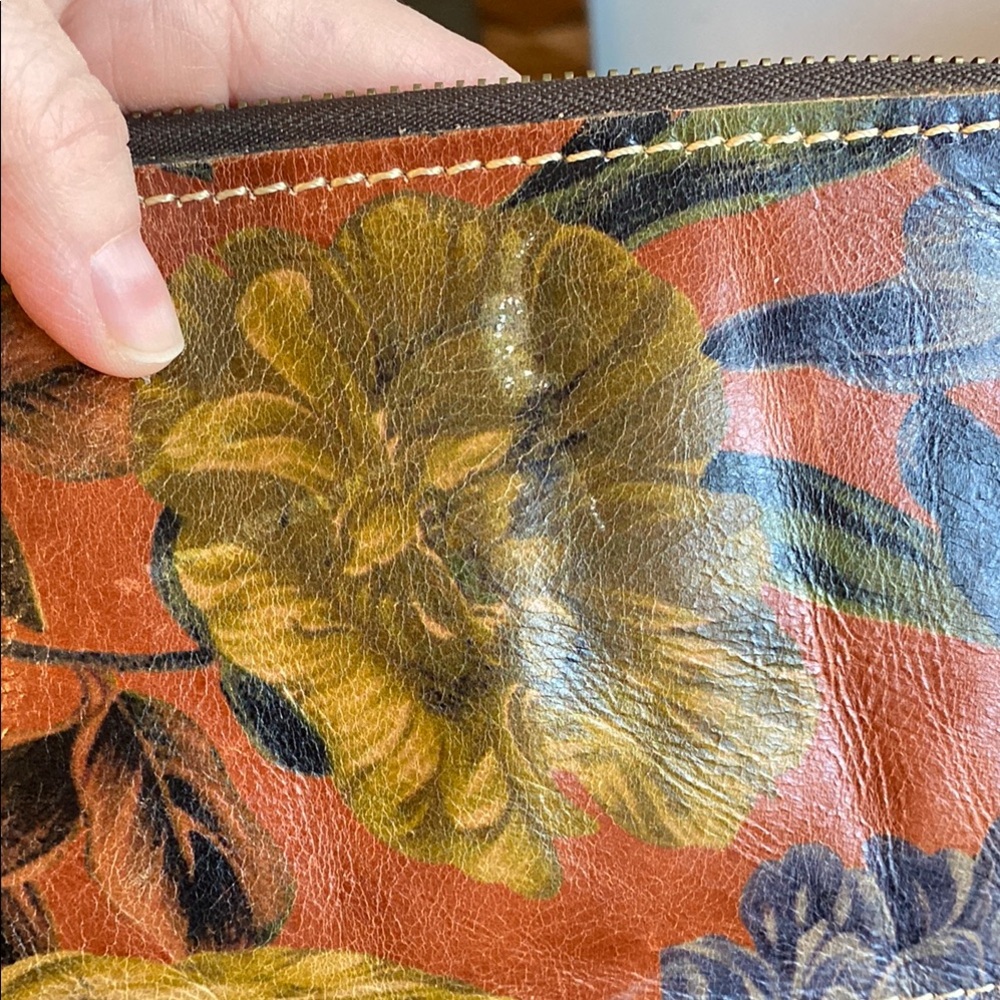 Patricia Nash Floral Leather wristlet - Picture 3 of 7